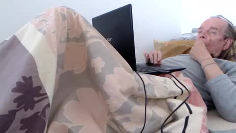 Andreas online show from December 2024 10:39:01 AM