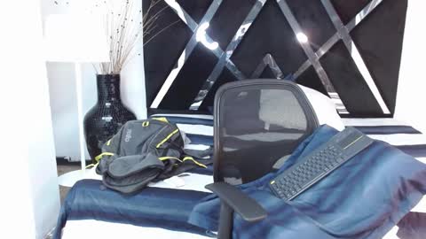 insta andres clark  online show from February 2025 09:36:01 PM