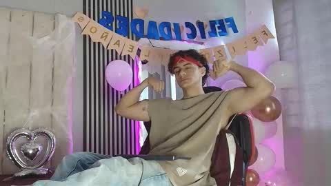 andres_cream online show from October 2025 01:09:02 PM