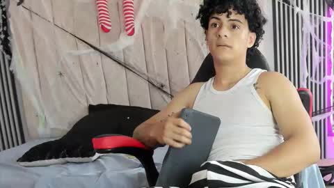 andres_cream online show from October 2025 05:58:02 PM