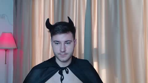 Justin Andrew online show from October 2025 09:00:02 AM