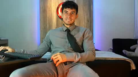 Andrew online show from October 2025 02:33:01 AM