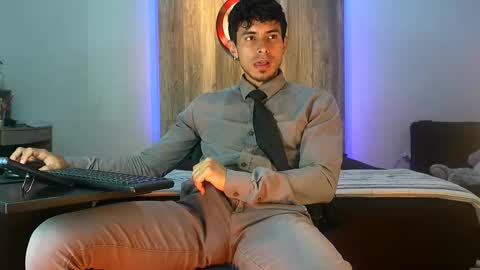 Andrew online show from October 2025 01:07:02 AM