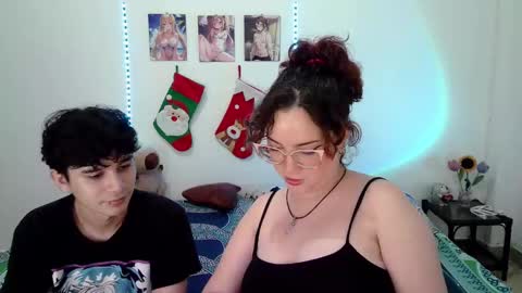 Snapshot of andrewanndcherry chatting on December 2024 01:37:02 AM Andrew and Cherry online show from December 2024 01:37:02 AM