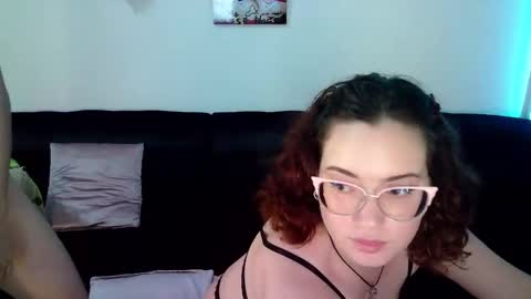 Snapshot of andrewanndcherry chatting on January 2025 03:39:01 AM Andrew and Cherry online show from January 2025 03:39:01 AM