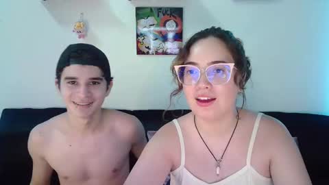 Snapshot of andrewanndcherry chatting on January 2025 01:19:01 AM Andrew and Cherry online show from January 2025 01:19:01 AM