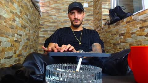 Snapshot of andrewbanner chatting on December 2024 10:32:02 AM MasterRomania online show from December 2024 10:32:02 AM