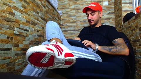 Snapshot of andrewbanner chatting on December 2024 04:48:02 AM MasterRomania online show from December 2024 04:48:02 AM