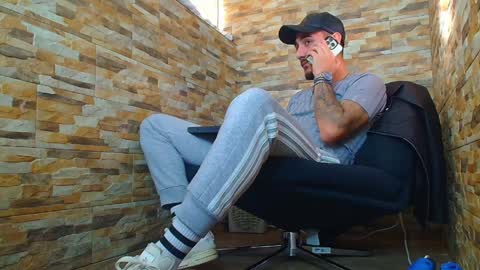 Snapshot of andrewbanner chatting on December 2024 08:20:01 AM MasterRomania online show from December 2024 08:20:01 AM