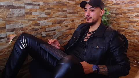 Snapshot of andrewbanner chatting on December 2024 10:50:02 AM MasterRomania online show from December 2024 10:50:02 AM