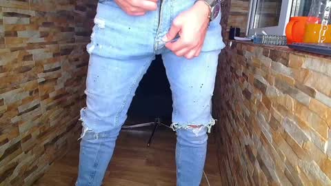 Snapshot of andrewbanner chatting on December 2024 08:09:02 AM MasterRomania online show from December 2024 08:09:02 AM