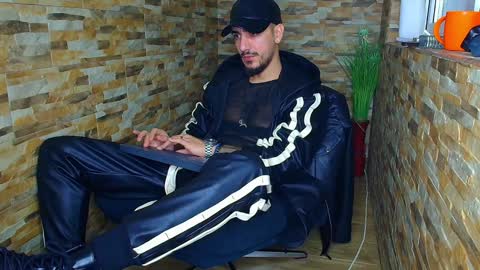 Snapshot of andrewbanner chatting on December 2024 04:22:02 AM MasterRomania online show from December 2024 04:22:02 AM