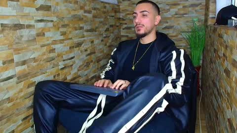 Snapshot of andrewbanner chatting on December 2024 04:33:02 AM MasterRomania online show from December 2024 04:33:02 AM