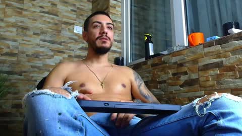 Snapshot of andrewbanner chatting on January 2025 04:41:01 AM MasterRomania online show from January 2025 04:41:01 AM