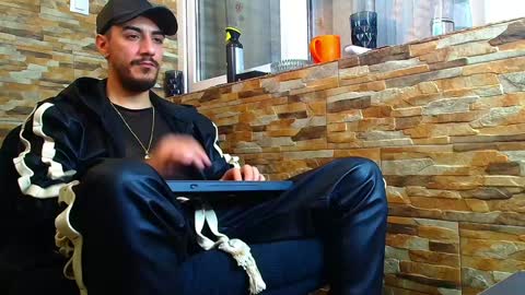 Snapshot of andrewbanner chatting on January 2025 07:42:01 AM MasterRomania online show from January 2025 07:42:01 AM