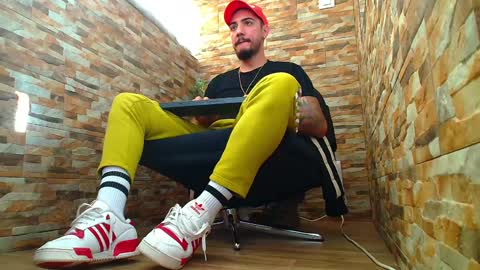 Snapshot of andrewbanner chatting on January 2025 10:52:02 AM MasterRomania online show from January 2025 10:52:02 AM