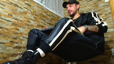 Snapshot of andrewbanner chatting on January 2025 04:52:02 AM MasterRomania online show from January 2025 04:52:02 AM