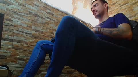 Snapshot of andrewbanner chatting on January 2025 08:09:02 AM MasterRomania online show from January 2025 08:09:02 AM