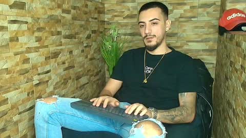 Snapshot of andrewbanner chatting on January 2025 04:34:01 AM MasterRomania online show from January 2025 04:34:01 AM