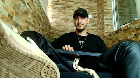 Snapshot of andrewbanner chatting on January 2025 10:40:01 AM MasterRomania online show from January 2025 10:40:01 AM