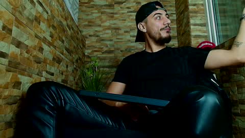 Snapshot of andrewbanner chatting on January 2025 04:20:01 AM MasterRomania online show from January 2025 04:20:01 AM