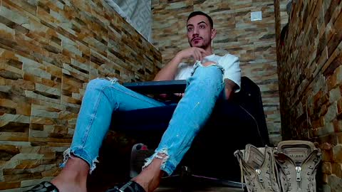 Snapshot of andrewbanner chatting on February 2025 04:37:01 AM MasterRomania online show from February 2025 04:37:01 AM