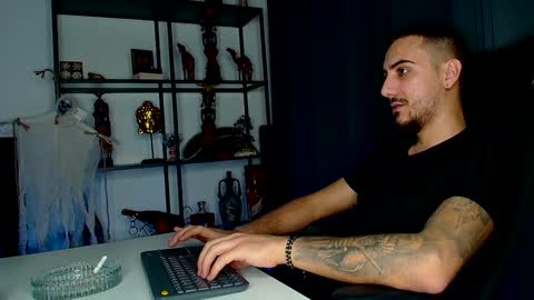 Snapshot of andrewbanner chatting on February 2025 06:07:01 PM MasterRomania online show from February 2025 06:07:01 PM