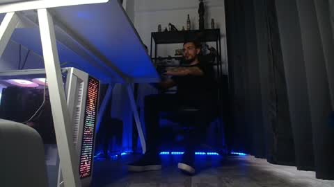 Snapshot of andrewbanner chatting on February 2025 06:18:02 AM MasterRomania online show from February 2025 06:18:02 AM