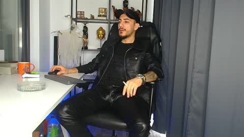 Snapshot of andrewbanner chatting on February 2025 06:31:01 AM MasterRomania online show from February 2025 06:31:01 AM