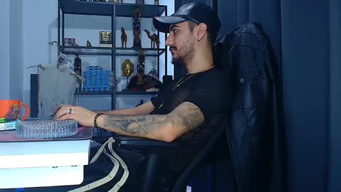 Snapshot of andrewbanner chatting on February 2025 06:00:01 AM MasterRomania online show from February 2025 06:00:01 AM