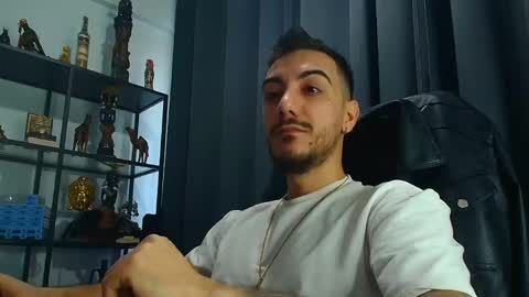 Snapshot of andrewbanner chatting on February 2025 05:52:01 AM MasterRomania online show from February 2025 05:52:01 AM