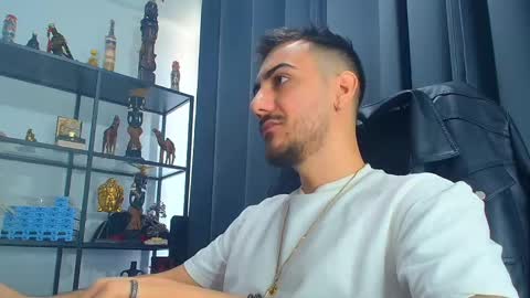 Snapshot of andrewbanner chatting on February 2025 08:58:01 AM MasterRomania online show from February 2025 08:58:01 AM