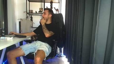 Snapshot of andrewbanner chatting on March 2025 08:48:01 AM MasterRomania online show from March 2025 08:48:01 AM