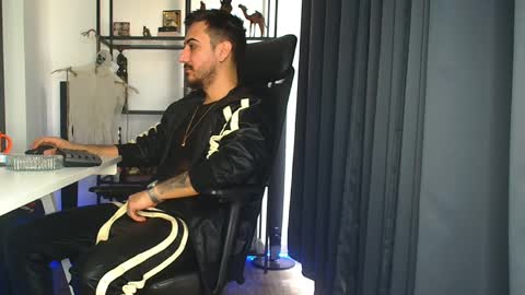 Snapshot of andrewbanner chatting on March 2025 07:02:01 AM MasterRomania online show from March 2025 07:02:01 AM