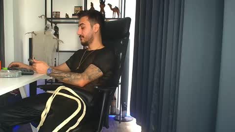 Snapshot of andrewbanner chatting on March 2025 10:05:02 AM MasterRomania online show from March 2025 10:05:02 AM