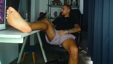 Snapshot of andrewbanner chatting on September 2025 05:07:02 AM MasterRomania online show from September 2025 05:07:02 AM