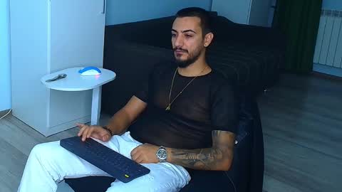 Snapshot of andrewbanner chatting on September 2025 02:59:01 AM MasterRomania online show from September 2025 02:59:01 AM