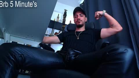 Snapshot of andrewbanner chatting on October 2025 05:37:01 AM MasterRomania online show from October 2025 05:37:01 AM