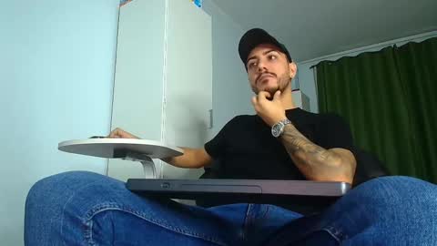 Snapshot of andrewbanner chatting on October 2025 07:17:01 AM MasterRomania online show from October 2025 07:17:01 AM