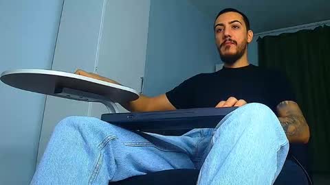 Snapshot of andrewbanner chatting on October 2025 05:30:01 AM MasterRomania online show from October 2025 05:30:01 AM