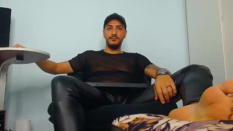 Snapshot of andrewbanner chatting on October 2025 03:18:02 AM MasterRomania online show from October 2025 03:18:02 AM