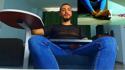 Snapshot of andrewbanner chatting on October 2025 06:48:01 AM MasterRomania online show from October 2025 06:48:01 AM