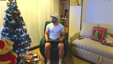 Andrew online show from December 2024 01:39:02 AM