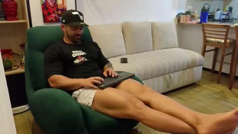 Andrew online show from September 2025 01:43:01 AM