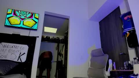 Snapshot of andrewjohnson0 chatting on December 2025 05:42:01 PM Andrew Johnson online show from December 2025 05:42:01 PM