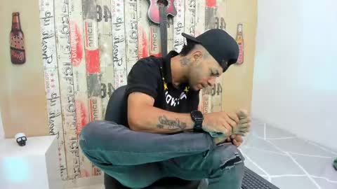   online show from February 2025 01:03:02 AM