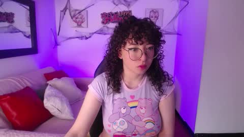 androm3da_ online show from October 2025 07:25:01 PM