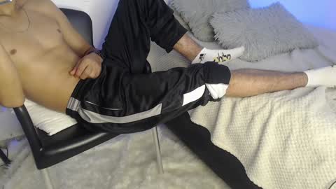 Snapshot of andy_0018 chatting on December 2024 09:50:01 PM Andy online show from December 2024 09:50:01 PM