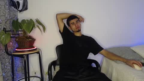 Snapshot of andy_0018 chatting on December 2024 03:09:02 AM Andy online show from December 2024 03:09:02 AM