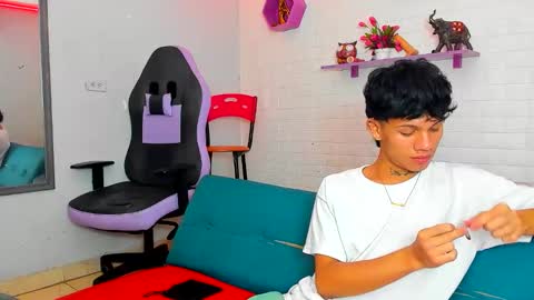 andy_dan1 online show from October 2025 05:34:01 PM